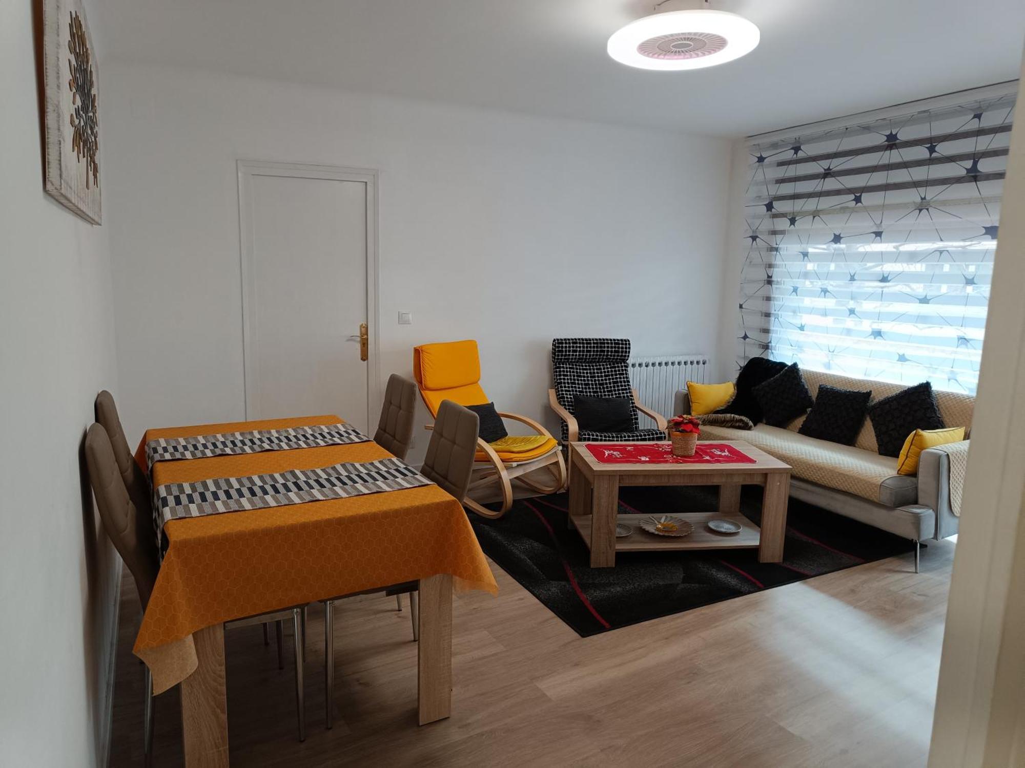 Apartamento Estel La Seu d'Urgell Eksteriør bilde